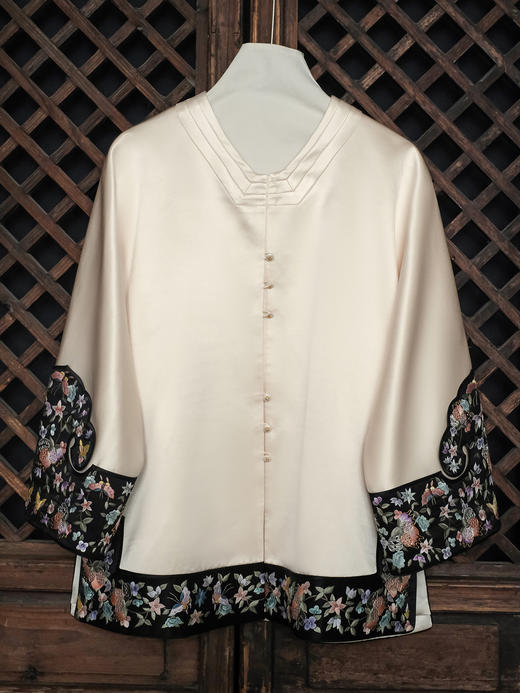 盛唐牡丹大师系列| 重工手绣石榴花丝毛外套-米白 商品图0