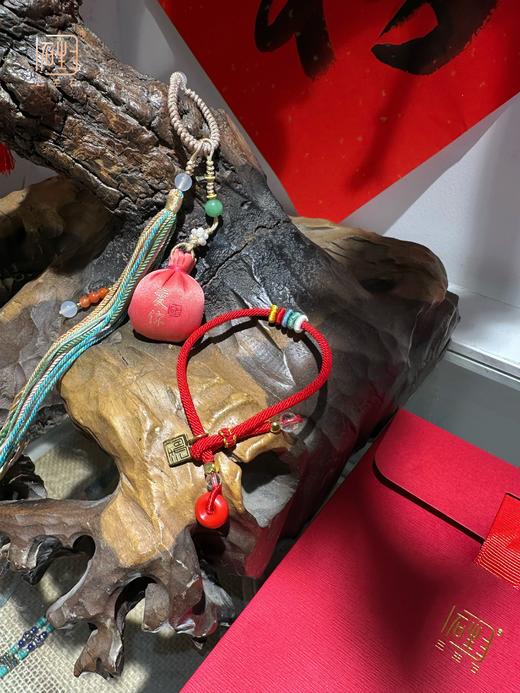 天然朱砂平安扣 五彩环编织红绳+丝绸香囊挂饰 商品图7