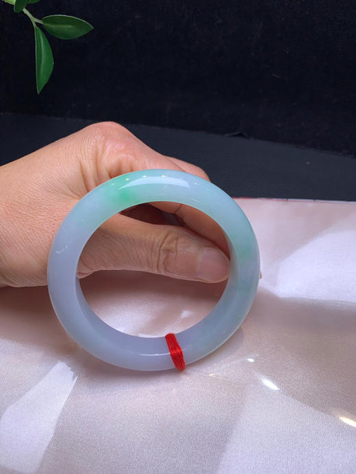 612995，56.2 淡春彩手镯，淡紫底色，飘阳绿色，底子特别细 商品图5