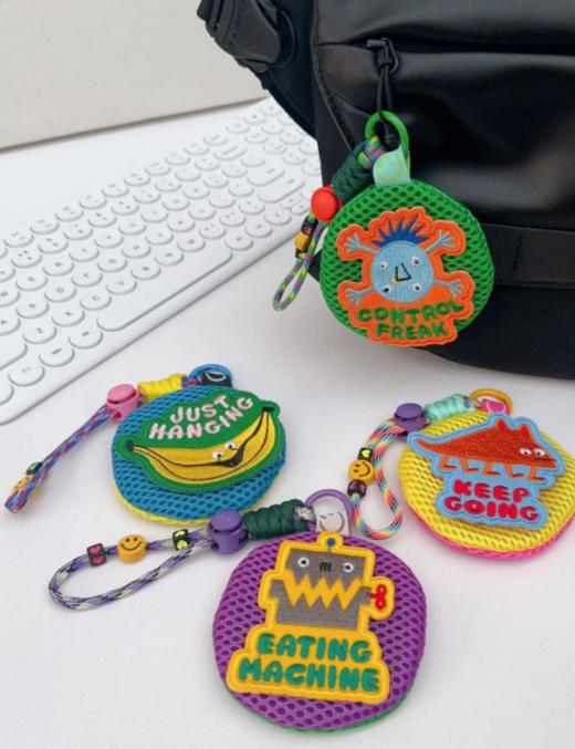 💥【ZBYEO 夏日多巴胺驱蚊收纳小包挂件】防蚊界的颜值担当，萌娃夏日必备！🦟🍃每个图案都可爱 都充满童真 还可作为耳塞耳机 🌸收纳袋使用 作为日常穿搭配饰也好看🎧𓏽*¨*•.¸¸♫ 商品图4