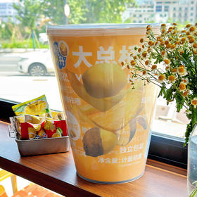 【脆升升大总桶 】  片片薄脆的薯片+根根香脆的薯条 一桶保证让你吃过瘾！