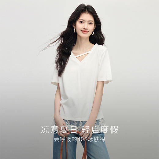 【专属特价】熙世界白色蕾丝拼接短袖T恤女2025年夏季新款宽松休闲独特V领上衣 商品图1