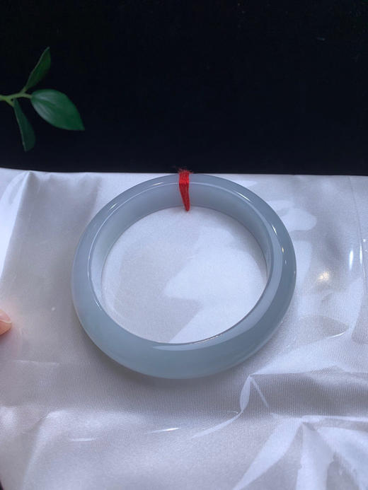 612988，56带底色正圈手镯，条形好，整圈带底色，干净细腻 商品图4