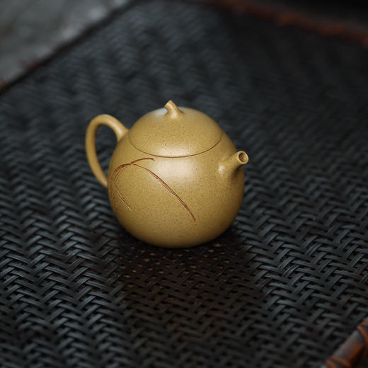 【青山特惠】宜兴原矿  全手工 茄瓜 黄金段泥 紫砂壶 130cc .陈伟. 商品图1