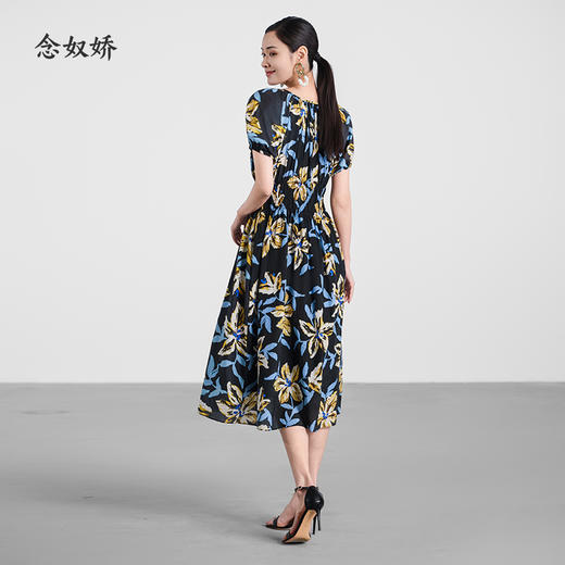 【商场同款】CND5569 “ 假日时光连衣裙 ” 轻盈的裙身舒适软糯 收腰的版型包容打造X身形 商品图6