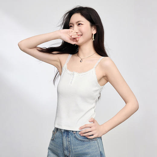 【专属特价】熙世界蕾丝花边白色吊带小背心女内搭设计感短款打底上衣夏季外穿 商品图3