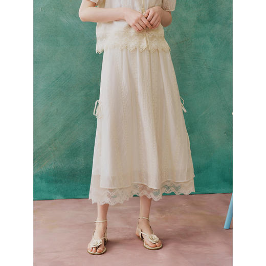 两三事风月少女2025夏新款甜美蕾丝绑带上衣半裙两件套女时尚套装 商品图2