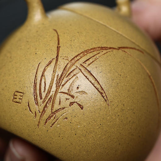 【青山特惠】宜兴原矿  全手工 茄瓜 黄金段泥 紫砂壶 130cc .陈伟. 商品图4