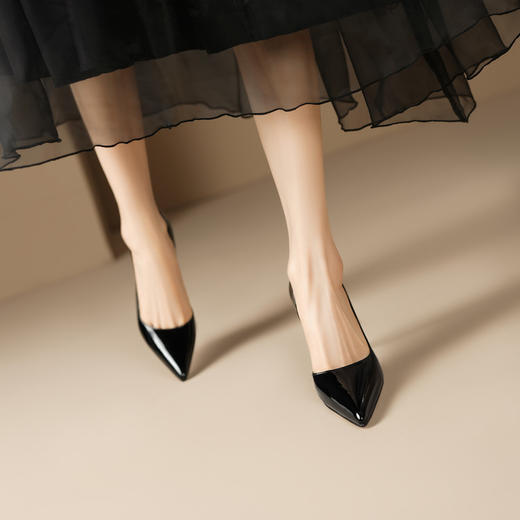 【预售5天】里外全皮！浅黄色高跟鞋女细跟性感新款漆皮尖头气质裸色侧空单鞋FDJ&YC--240 商品图4