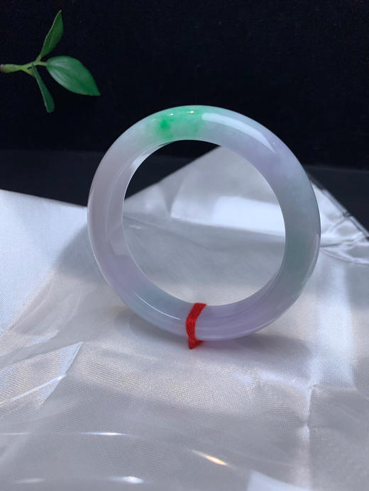 612990，56.5春彩手镯，淡紫罗兰底色，飘阳绿色，干净清新 商品图1