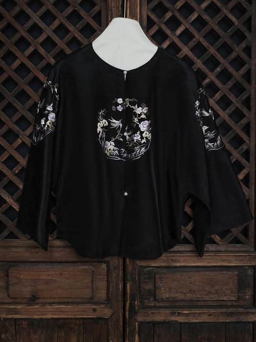 盛唐牡丹大师系列| 喜上眉梢团纹欧根缎手绣外套-黑色 商品图0