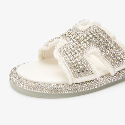 西遇水钻凉拖鞋女夏季外穿新款法式绝美配裙子凉鞋平底一字拖V1156803 商品图5