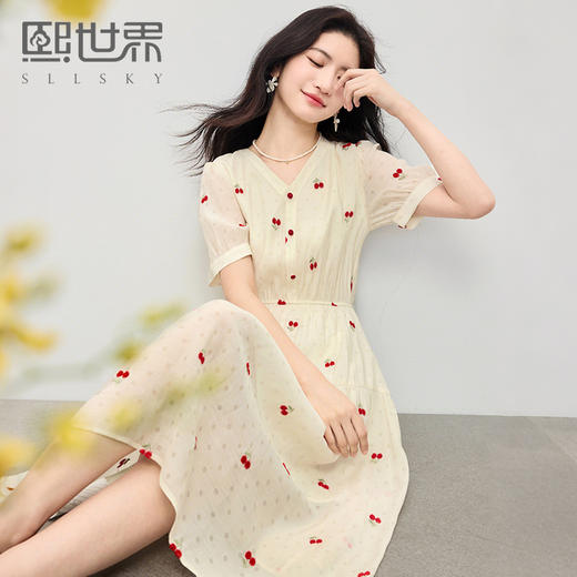 【夏日新品】熙世界樱桃刺绣雪纺连衣裙25夏日新款绝美气质薄纱茶歇长裙子 商品图0