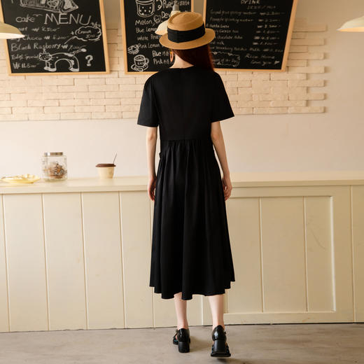 谜底小黑裙连衣裙2025夏季新款简约圆领大摆中长裙短袖256ML6501 商品图2