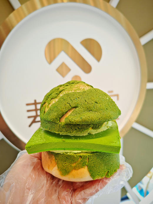 抹茶奶冻菠萝包 商品图0
