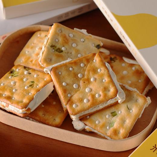 ⁶ 好吃的拉丝手撕【香葱牛轧饼】配料同类中算简单的 香葱饼干夹心抹茶 190g 大袋 SS06-QTT-MD 商品图0