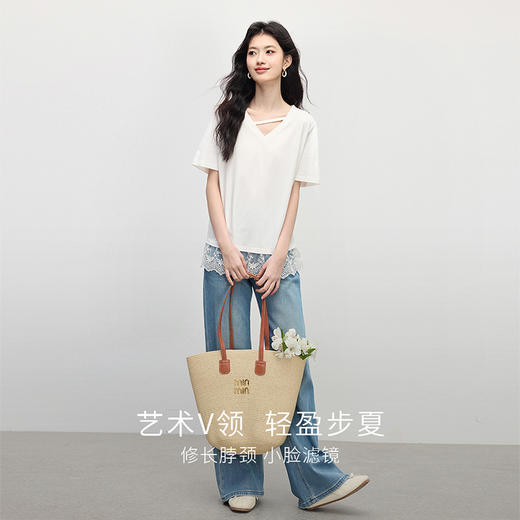 【专属特价】熙世界白色蕾丝拼接短袖T恤女2025年夏季新款宽松休闲独特V领上衣 商品图2