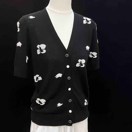 S.Y.C【黛花浅吟】丝 羊 毛V领嵌花半袖女短袖针织衫SYM25052 商品图2