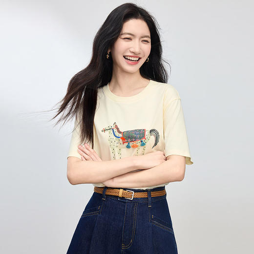 【周末秒杀】熙世界重工唐三彩小马刺绣短袖T恤女夏季独特设计感休闲圆领上衣 商品图3