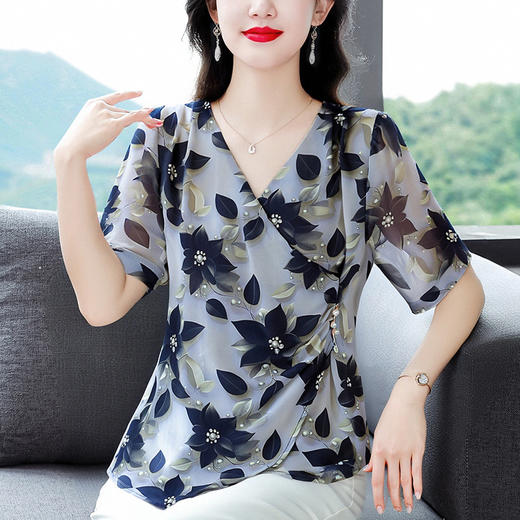 KQL 720G6376斑马纹V领短袖雪纺衫大码洋气显瘦 商品图0