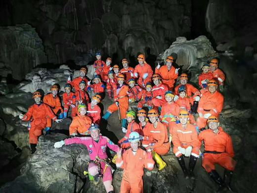 【暑假亲子 • 七彩贵州】VIP游玩黄果树、探秘中国天眼、搭建天眼模型、乡村公益行、探秘天然溶洞、侗族文化、枪手部落 商品图1