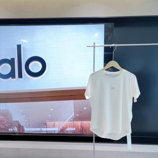 点此购买 Alo yoga女士网纱拼接透气运动瑜伽短袖T恤 ggd 319135 商品图4