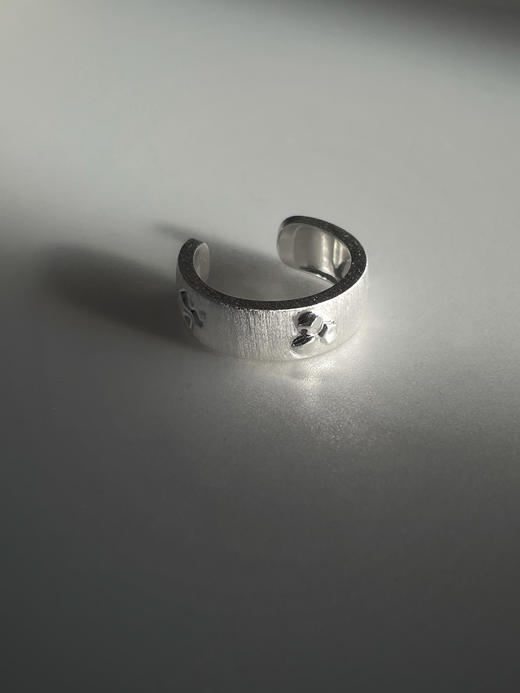 TINOM｜'010524-2 Stone 石刻戒指 [ 拉丝银 ] 商品图4