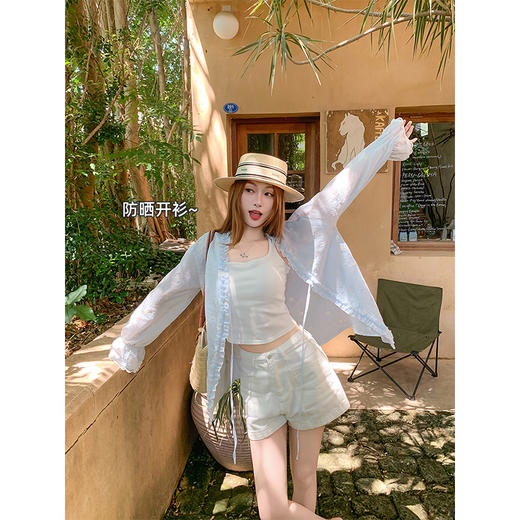 <曾小咸推荐>韩系蓝色雏菊刺绣衬衫长袖女 商品图0