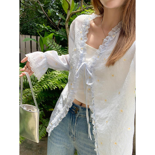 <曾小咸推荐>韩系蓝色雏菊刺绣衬衫长袖女 商品图2