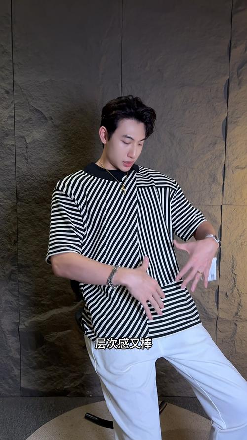 T3467夏季高级感新款韩版潮牌不规则双领口条纹短袖T恤百搭圆领上衣 商品图0