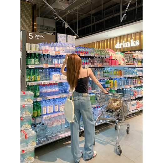 【折后再享2件88折】微信粉丝打折价！！天丝薄款弯刀牛仔裤 日常179.99/件 立减70 秒杀109.99/件！！ 商品图4