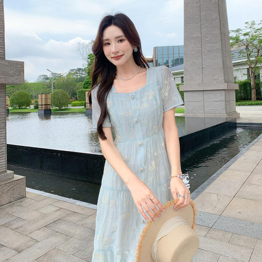 奢姿大码女装2025夏季减龄小碎花连衣裙胖妹妹纽扣装饰方领裙子9952890398【1】 商品图2