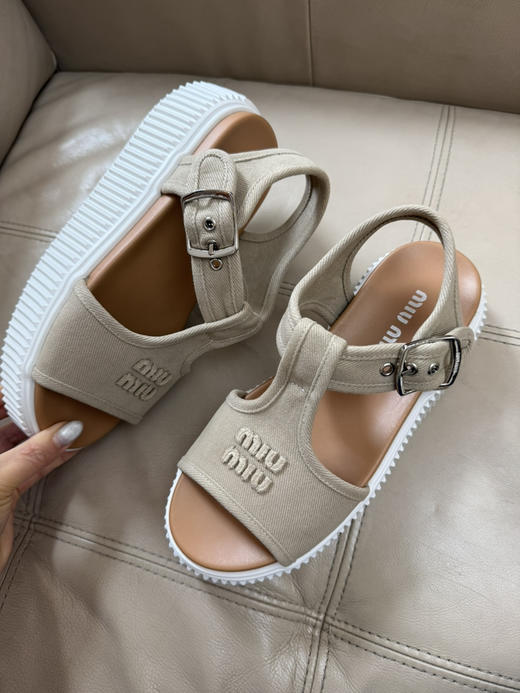 520-5 新款 miu 帆布厚底凉鞋 沙滩鞋 轻便跟脚小跑 正常脚偏大半码 35-40我穿36 商品图4