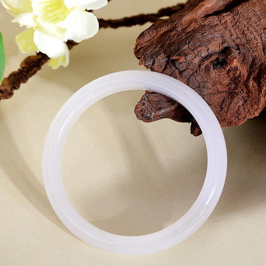 月泉云影·东陵玉手镯｜质地水润、色泽轻盈、淡雅恬静 商品图2