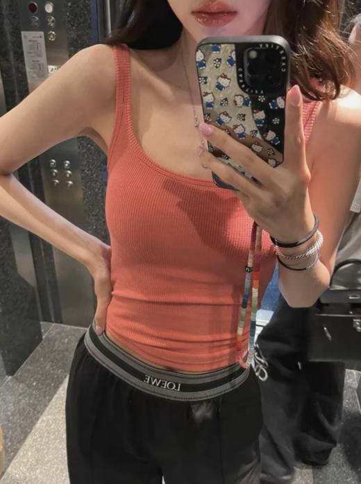 【弹力设计带胸垫吊带】🥇 ✅ 定制八孔胸垫，固定杯透气不闷热 ✅ 棉+氨纶的配比 ！超裸感舒适 ✅ #吊带背心#带胸垫背心#超值必入 🍹 超多色选择 ！ 商品图5