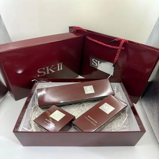 【香港直邮】SK-II 三件套大红瓶面霜滋润型/清爽型80G+小灯泡50ML+神仙水230ML 赠随机礼盒礼袋 商品图2