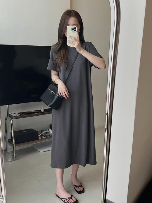 专柜四位数❗【极简懒人T恤裙】经典版型不挑人⭐轻奢贵气！夏天就要干净清爽不拘束 😘 商品图9