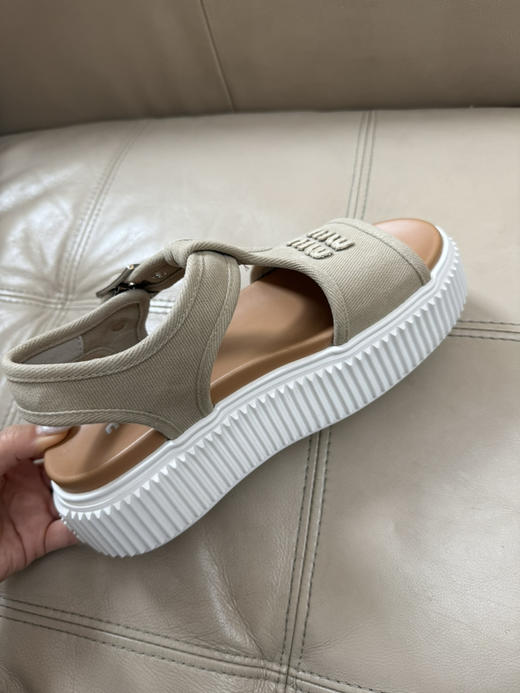 520-5 新款 miu 帆布厚底凉鞋 沙滩鞋 轻便跟脚小跑 正常脚偏大半码 35-40我穿36 商品图7