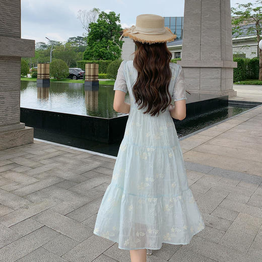 奢姿大码女装2025夏季减龄小碎花连衣裙胖妹妹纽扣装饰方领裙子9952890398【1】 商品图3