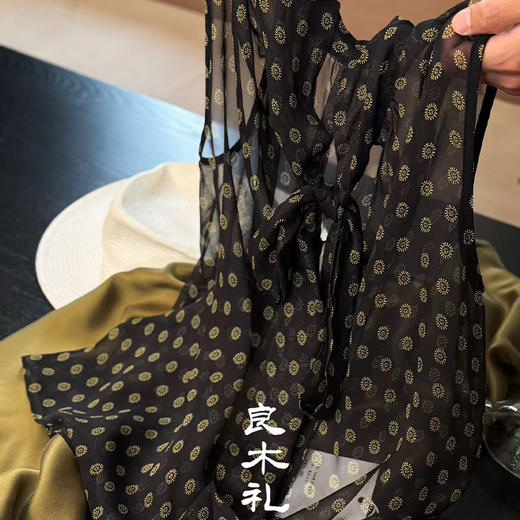 【预售7天】真丝上衣&真丝半裙 商品图3