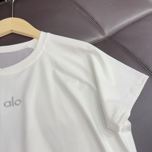 点此购买 Alo yoga女士网纱拼接透气运动瑜伽短袖T恤 ggd 319135 商品图9