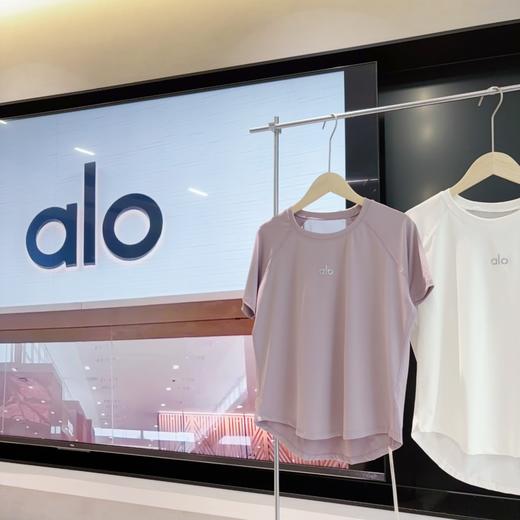 点此购买 Alo yoga女士网纱拼接透气运动瑜伽短袖T恤 ggd 319135 商品图3