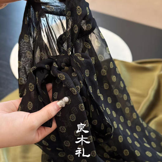 【预售7天】真丝上衣&真丝半裙 商品图2