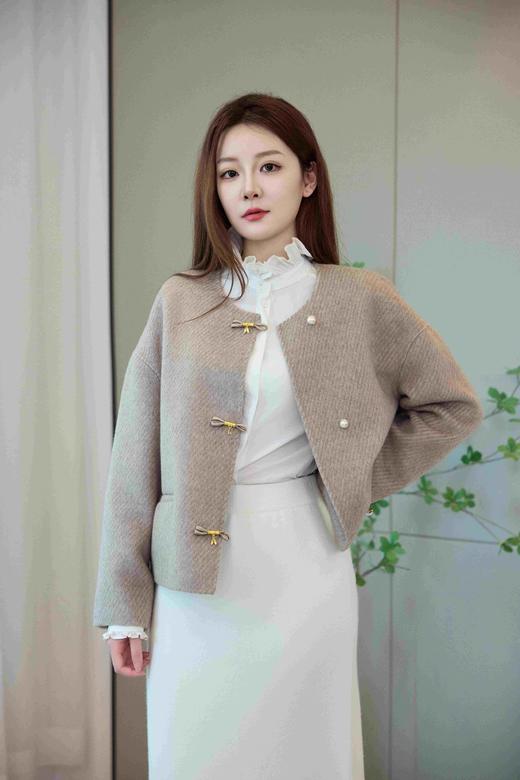雅韵珍珠扣斜纹羊毛外套（91778） 商品图3