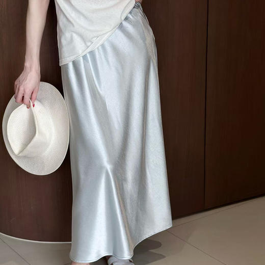 【预售7天】良木礼彩色字母T恤&松紧腰净版裙 商品图4