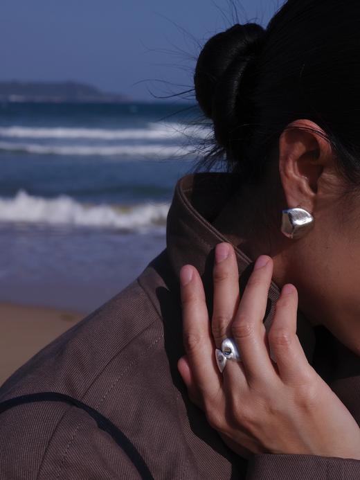 TINOM｜'010324-2 Concha 蝶纹开口戒指 [ 拉丝银 ] 商品图1