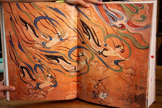 现货《蕞美敦煌》  赠礼：敦煌“飞天莲花抱枕”1个，赠：九色鹿卷轴+珠光书签+敦煌帆布包 商品图4