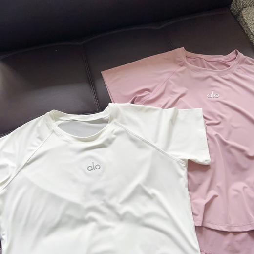 点此购买 Alo yoga女士网纱拼接透气运动瑜伽短袖T恤 ggd 319135 商品图13