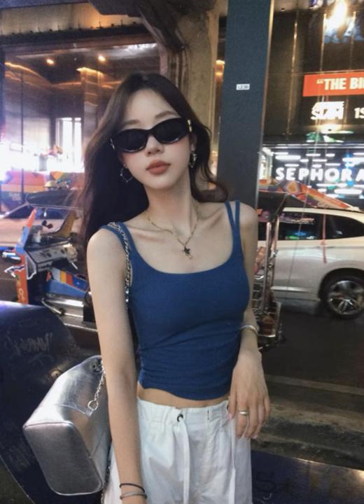 【弹力设计带胸垫吊带】🥇 ✅ 定制八孔胸垫，固定杯透气不闷热 ✅ 棉+氨纶的配比 ！超裸感舒适 ✅ #吊带背心#带胸垫背心#超值必入 🍹 超多色选择 ！ 商品图2