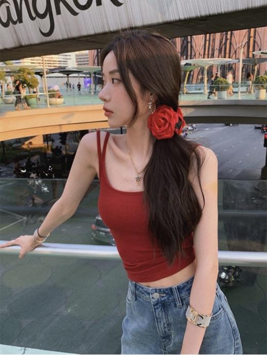 【弹力设计带胸垫吊带】🥇 ✅ 定制八孔胸垫，固定杯透气不闷热 ✅ 棉+氨纶的配比 ！超裸感舒适 ✅ #吊带背心#带胸垫背心#超值必入 🍹 超多色选择 ！ 商品图1